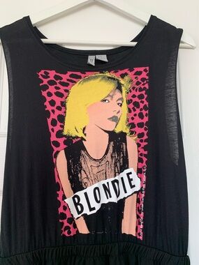 H&M Blondie Graphic Hi-Low Dress